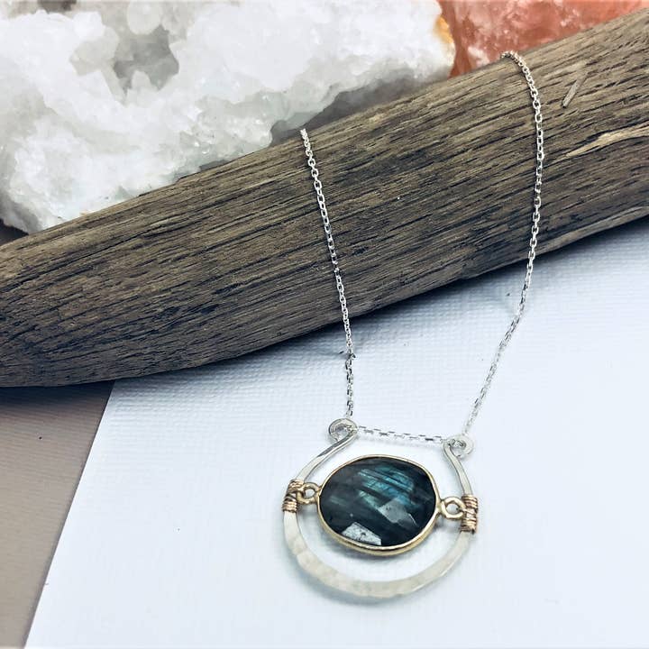 Laura J Designs Bijoux Necklace - Multiple Stones