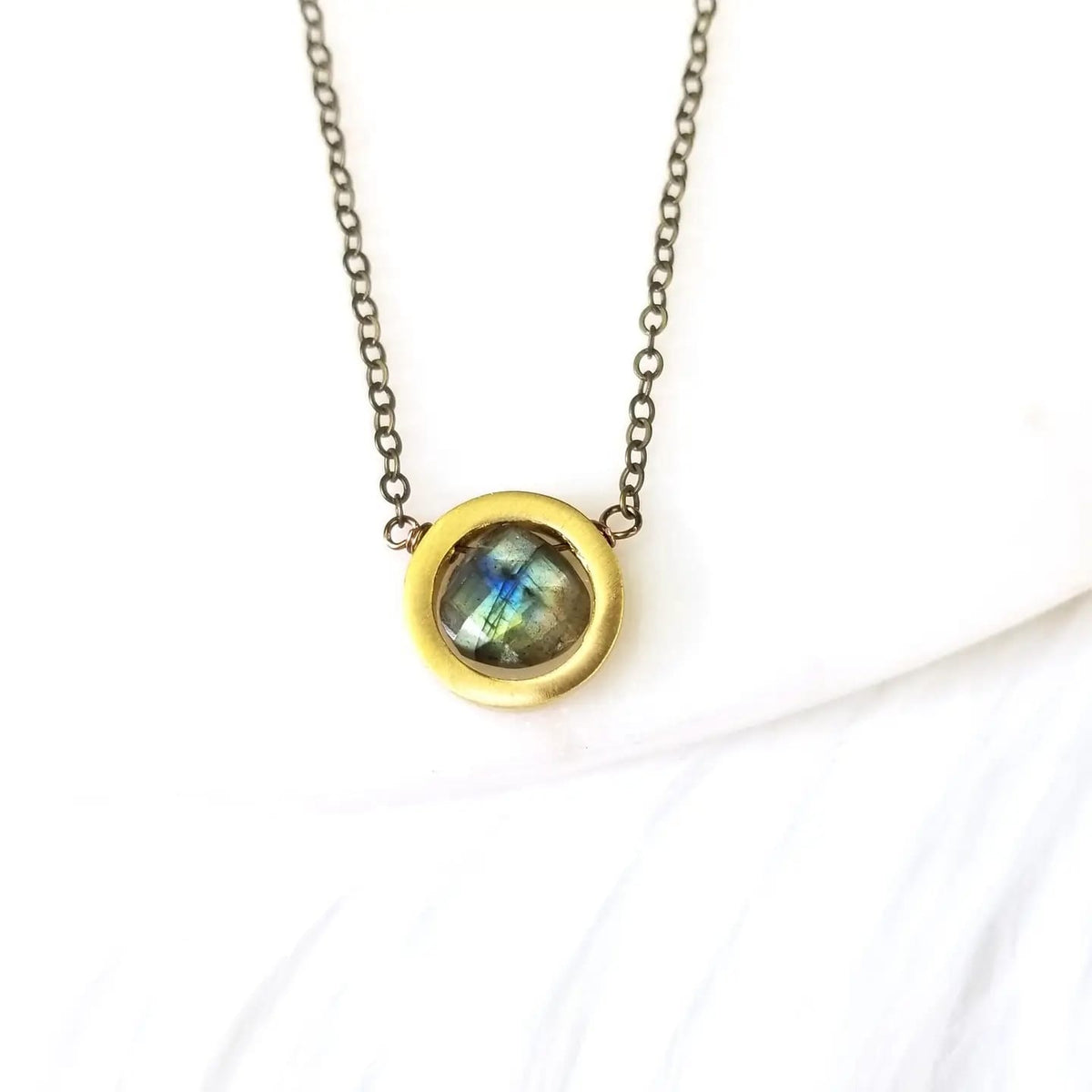 Edgy Petal Labradorite Brushed Brass Simple Pendant Necklace