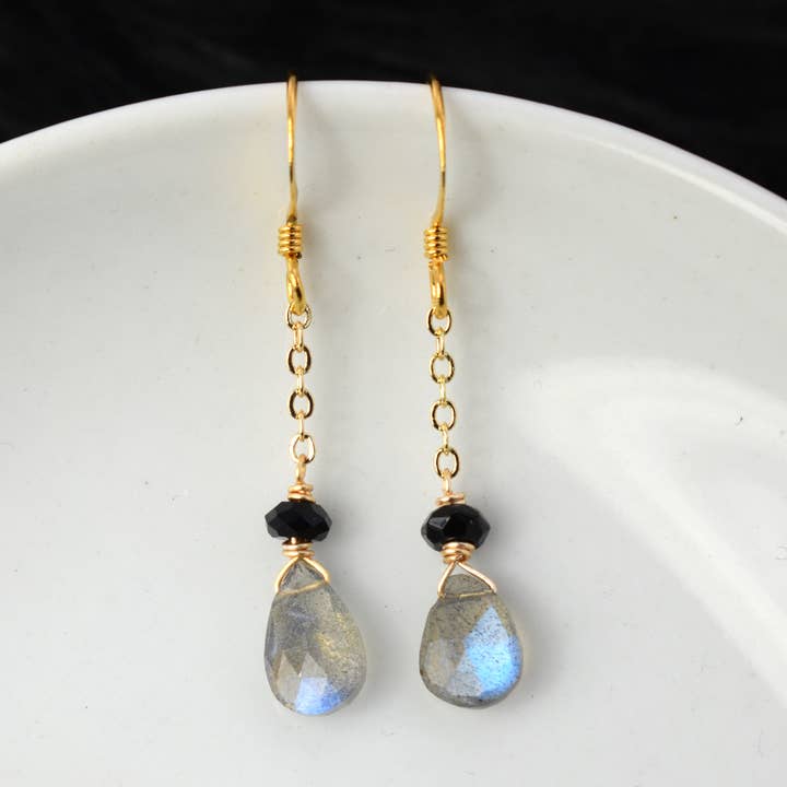 Edgy Petal Dainty Labradorite & Onyx Gold Chain Earrings